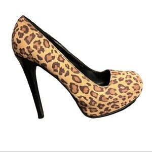 Kardashian Kollection Leopard Print Pumps / Heels Size 7